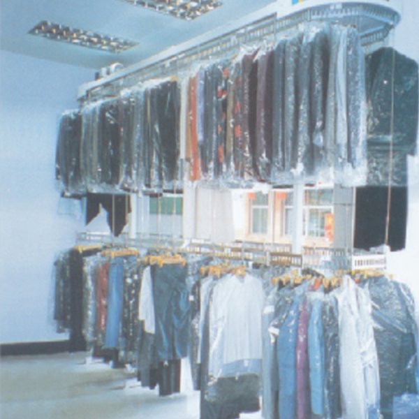Clothing conveyor